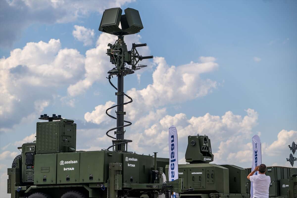 ÇELİKKUBBE gövde gösterisi yaptı! Dron sürüsüne karşı yerli kalkan devrede 17